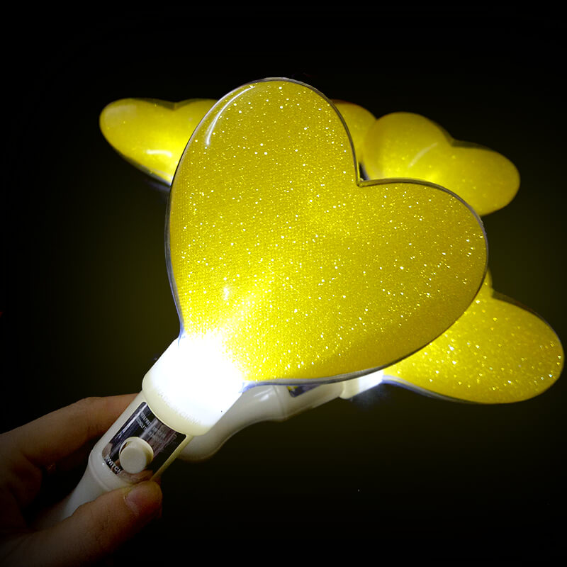 Lightstick hình trái tim phát sáng led vàng