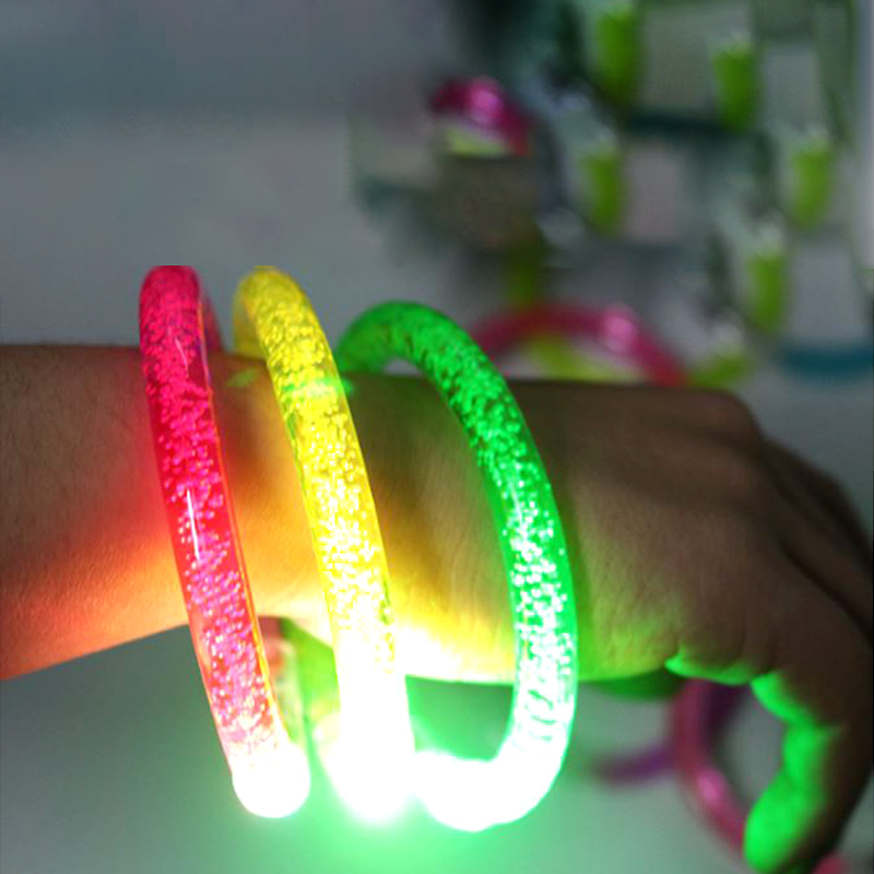 vòng đeo tay nhựa phát sáng led